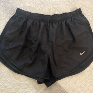 1x Nike Women's Black Tempo Running Shorts